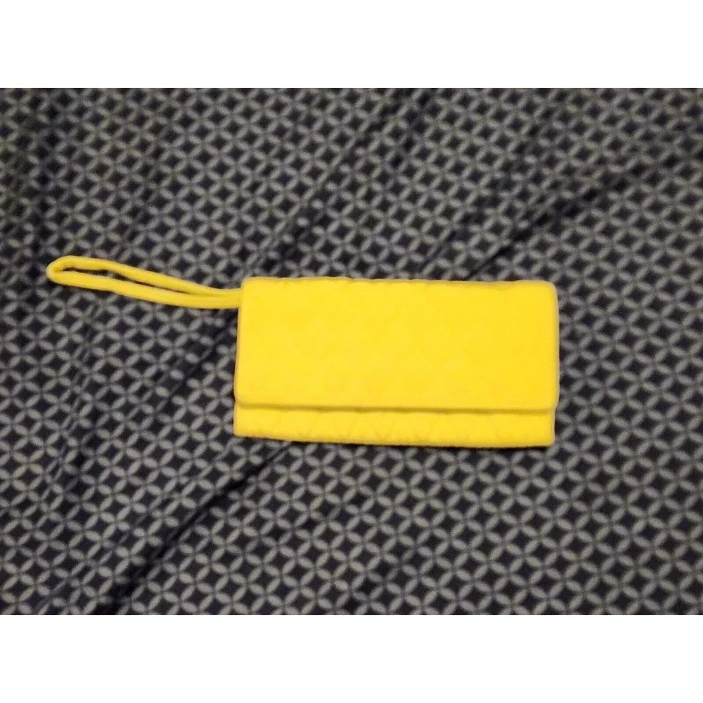 Vera Bradley CLUTCH WALLET Wristlet LIME GREEN MICROFIBER ID All In One